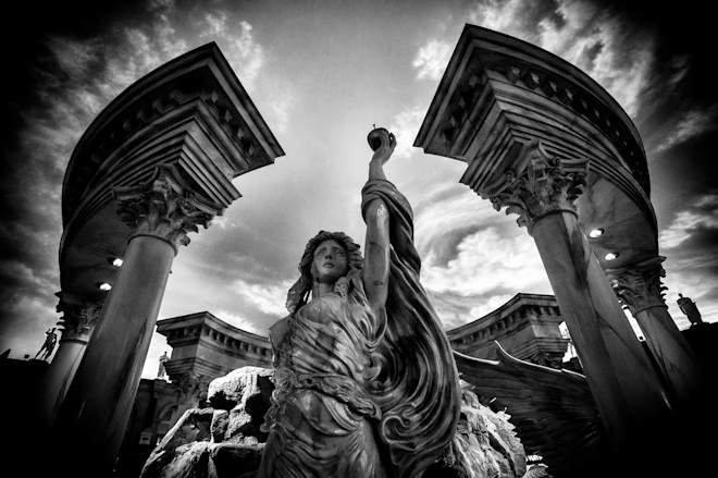 Caesar’s Palace statues