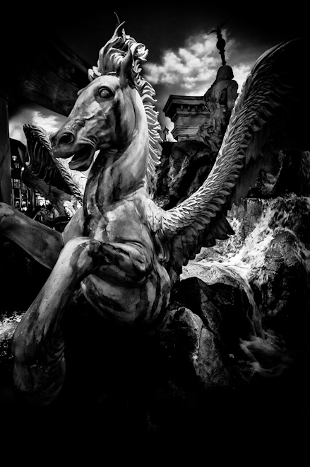 Caesar’s Palace Pegasus statue